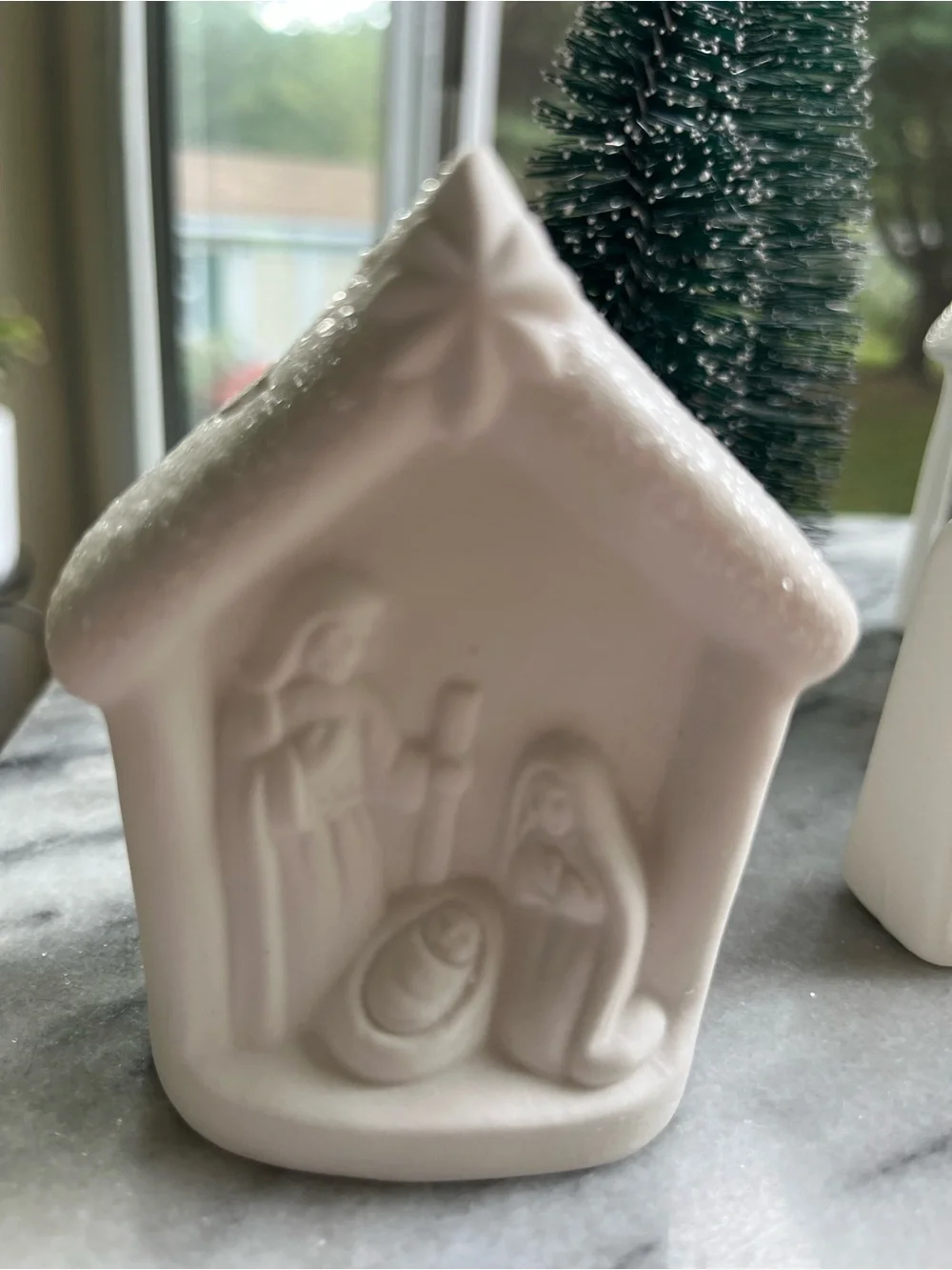 White Ceramic Christmas Village Set O Come All Ye Faithful Light Up 6 bisque pcs